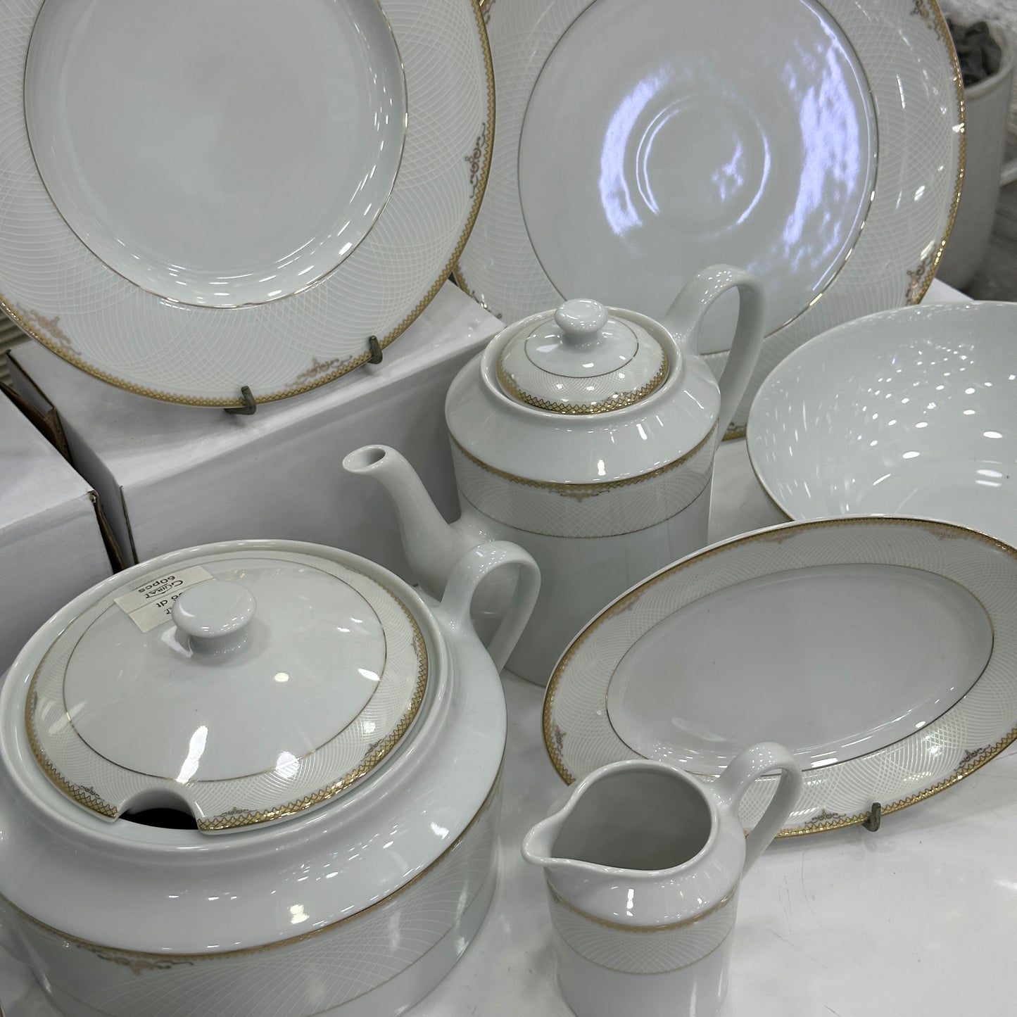 Service À Table En Porcelaine 60 Pièces